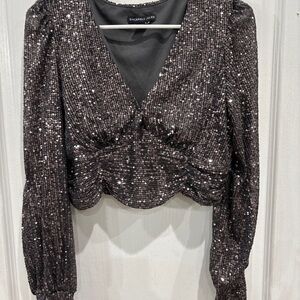 Sincerly Jules Black Sequin Cropped V-Neck Long Sleeve Top